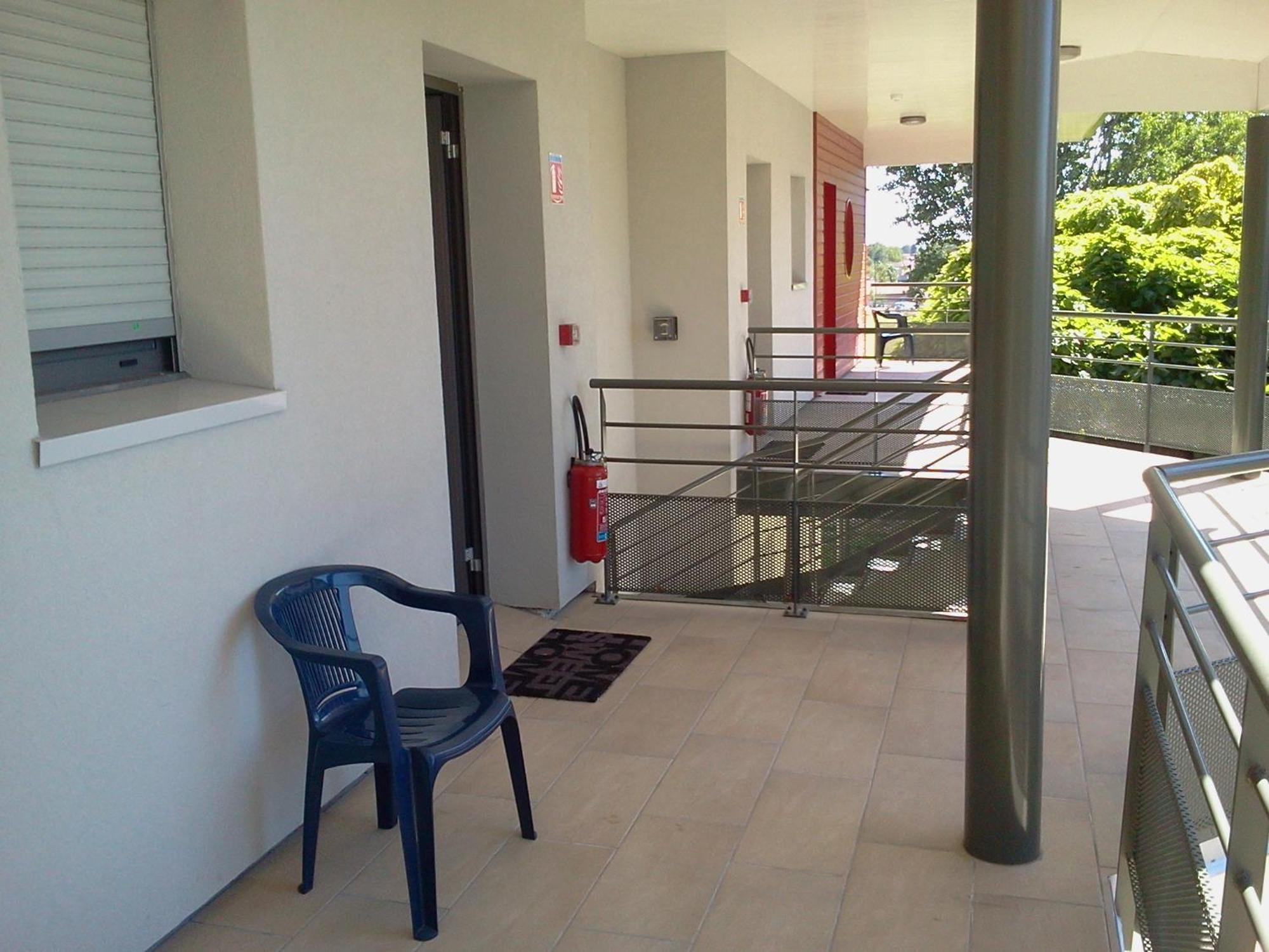 Logis Hotels - Hotel Et Restaurant Le Relais Des Garrigues Grisolles  Exterior photo